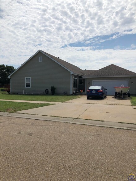 4318 SE Michigan Ave, Topeka, KS 66609