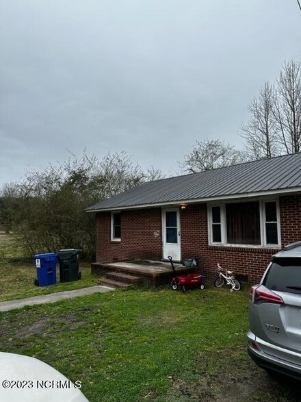315 Dawson St, Grifton, NC 28530