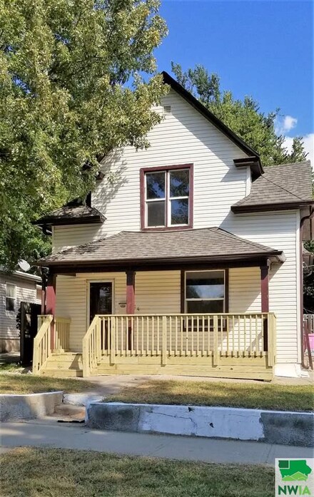 814 Dubuque St, Sioux City, IA 51105