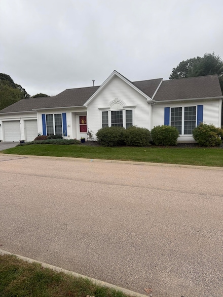 26 Beechwood Dr, Waterford, CT 06385