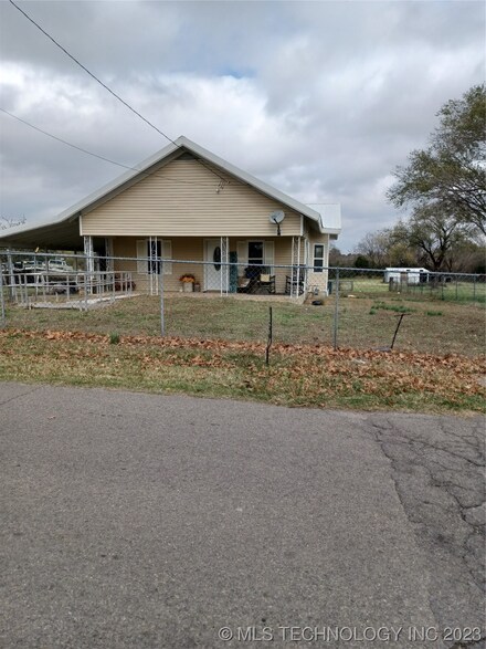 701 W N, Checotah, OK 74426