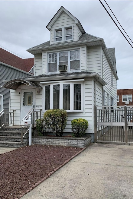 23727 Davenport Ave, Bellerose, NY 11426