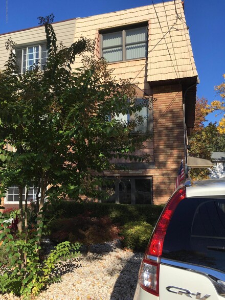 67 Providence St, Staten Island, NY 10304