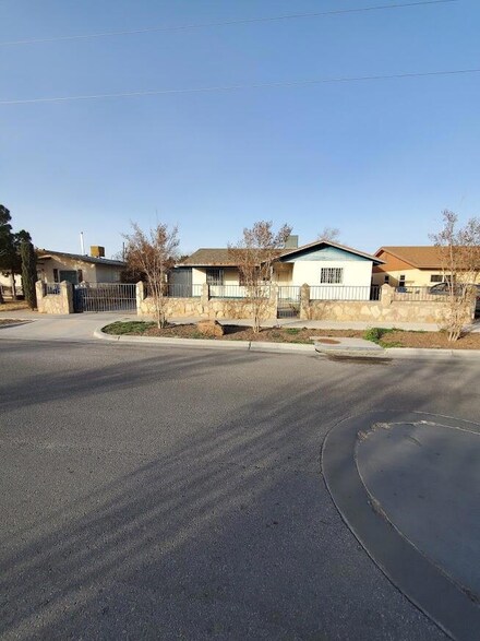 8117 Valley View Dr, El Paso, TX 79907