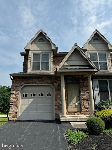 12 Kingswood Dr, Lewisberry, PA 17339