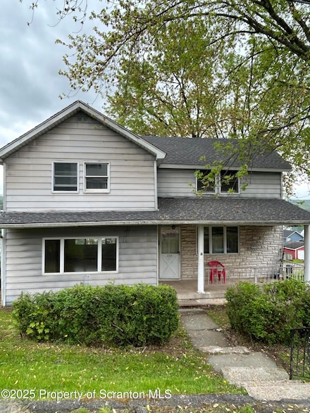 210 Gorham Ave, Mayfield, PA 18433