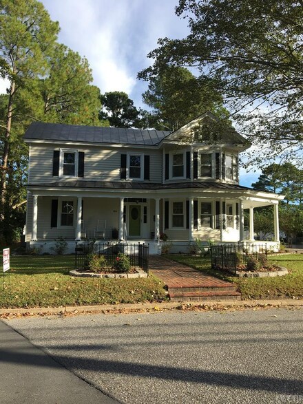 102 W High St, Murfreesboro, NC 27855