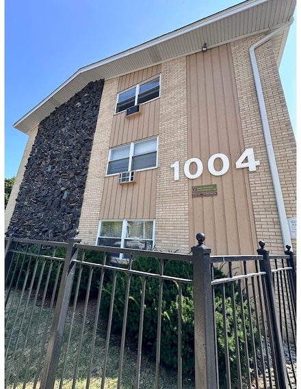 1004 Des Plaines Ave Unit 13, Forest Park, IL 60130