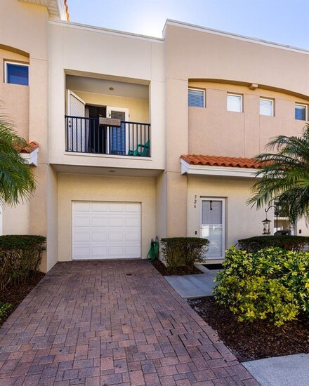 526 101st Ave N Unit 16, Saint Petersburg, FL 33702