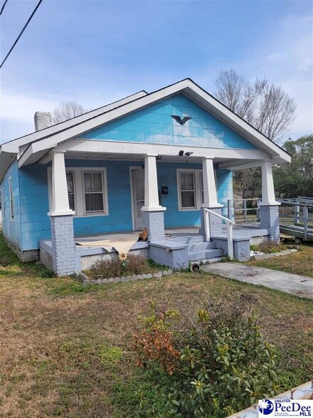 514 N Smith St, Mullins, SC 29574