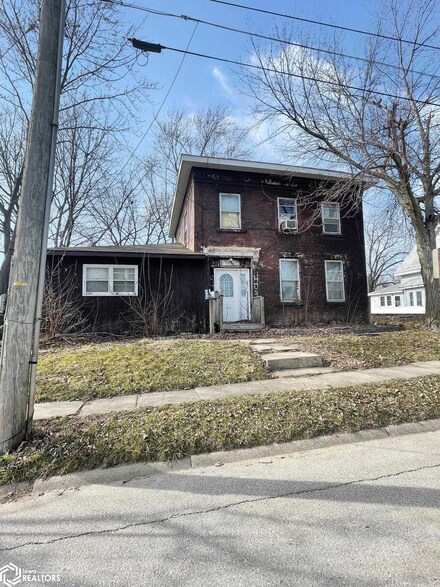 403 N White St, Mount Pleasant, IA 52641