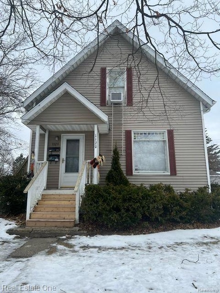 1120 W Oregon St, Lapeer, MI 48446