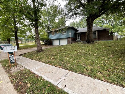 1714 Village West Pky, Kansas City, KS 66111