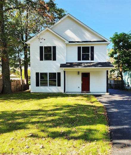 15 Greising St, Pine Bush, NY 12566