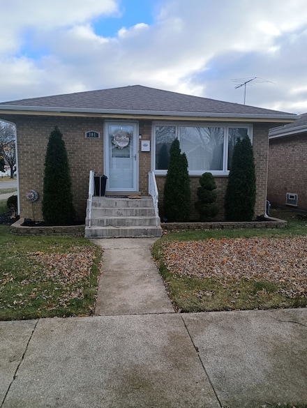 101 Granville Ave, Bellwood, IL 60104