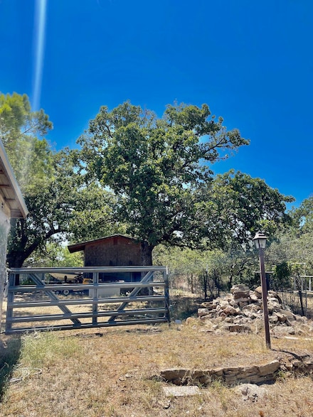 835 Whited St, Tow, TX 78672