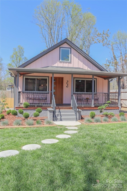 219 Flat Creek Rd, Black Mountain, NC 28711
