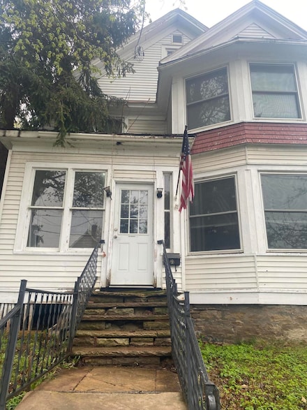 89 Academy St, Malone, NY 12953