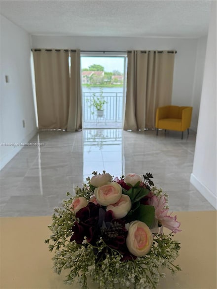 9363 Fontainebleau Blvd Unit H212, Miami, FL 33172