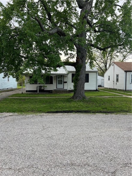 1107 S Jackson St, Robinson, IL 62454