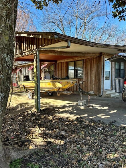 11 Bream Rd, Hughes, AR 72348