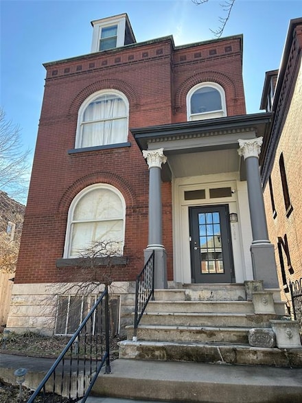 4560 Gibson Ave, Saint Louis, MO 63110