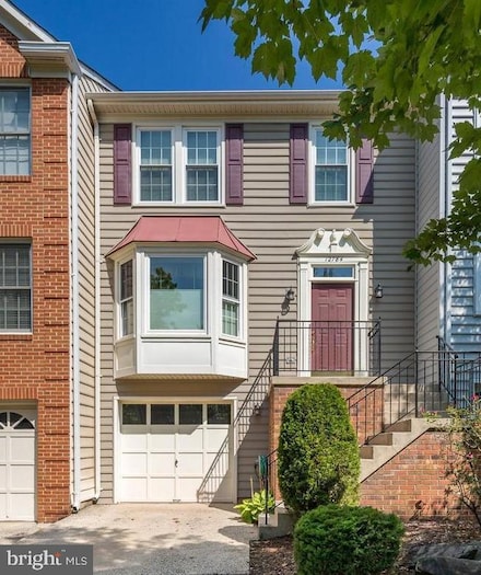 12784 Dogwood Hills Ln, Fairfax, VA 22033