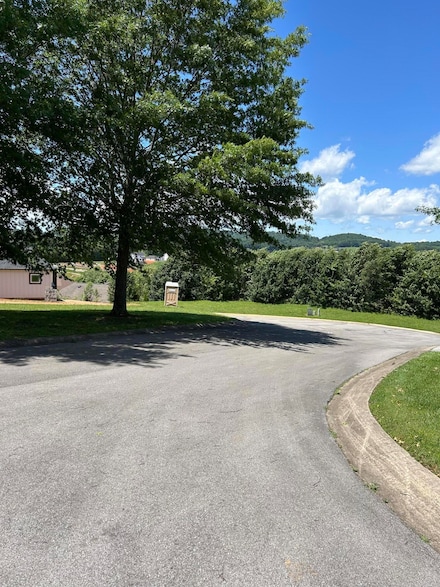 321 Kensington Dr, Morristown, TN 37814