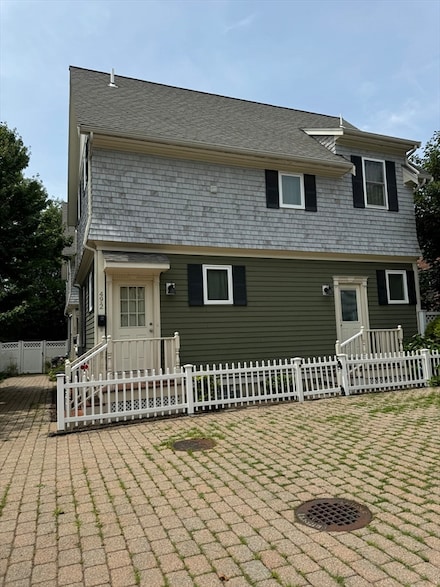 49 Cedar St Unit 2, Cambridge, MA 02140