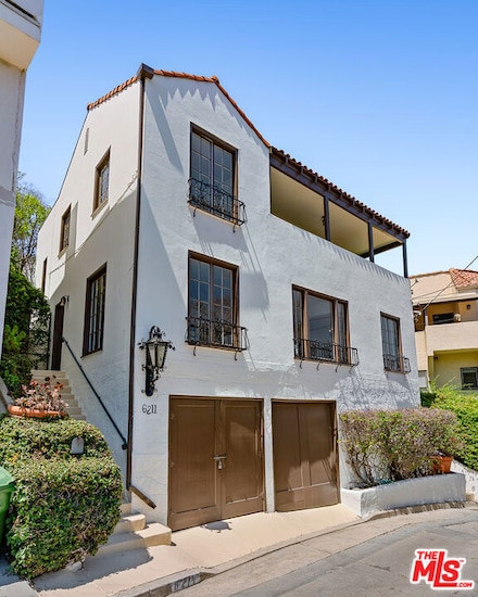 6211 Winans Dr, Los Angeles, CA 90068