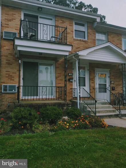 135 Dartmouth Ave, Somerdale, NJ 08083
