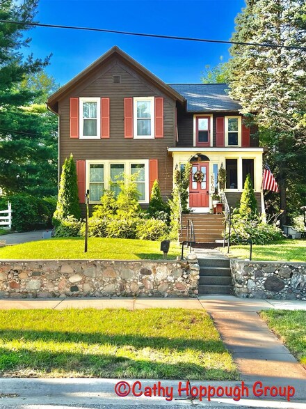 636 Lafayette St, Ionia, MI 48846