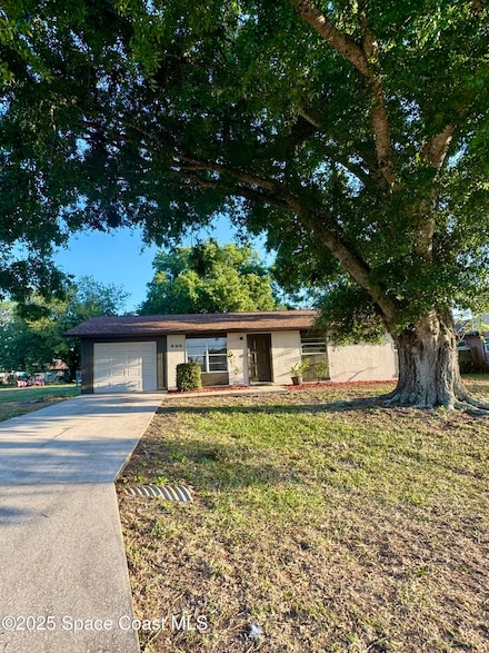 900 Fairhaven St NE, Palm Bay, FL 32907