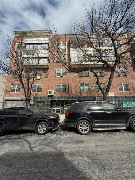 531 52nd St Unit 2D, Brooklyn, NY 11220
