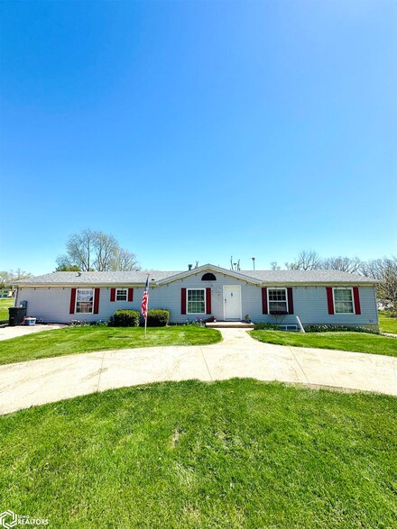 300 S Wilcox, Nauvoo, IL 62354