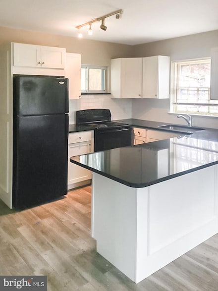 1050 Trinity Ln, Conshohocken, PA 19428