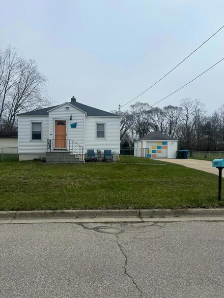 2320 Dowd St, Muskegon, MI 49441