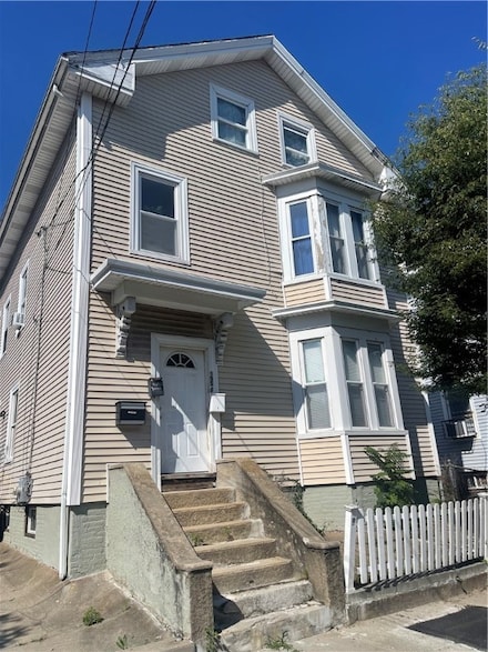 195 Bellevue Ave, Providence, RI 02907