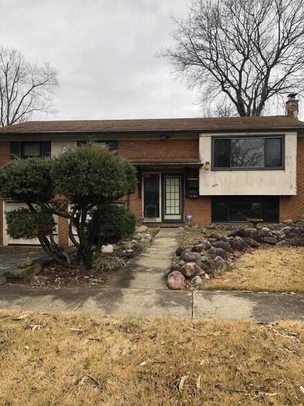 2875 Keystone Dr, Columbus, OH 43209