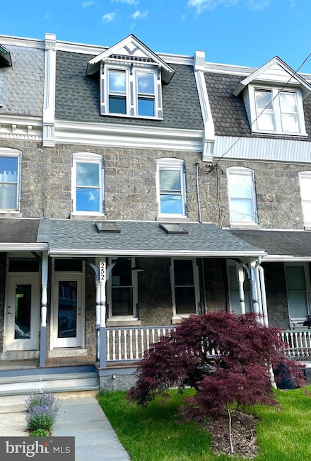 252 Sumac St, Philadelphia, PA 19128