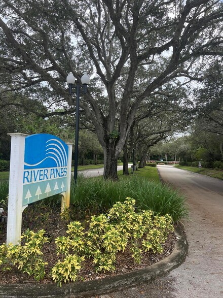 6008 SE Riverboat Dr Unit 704, Stuart, FL 34997