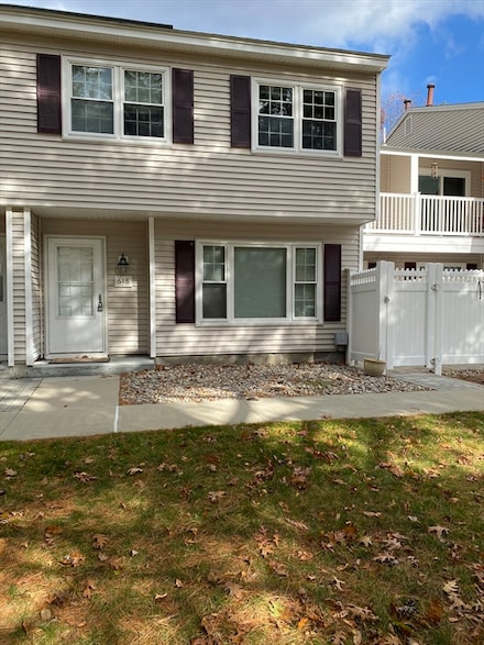 618 Edgebrook Dr, Boylston, MA 01505