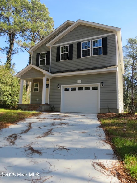 724 N Chapin Rd, Aberdeen, NC 28315