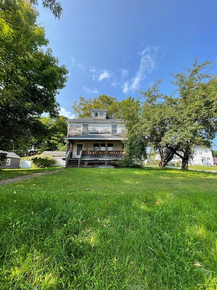 3 Thayer Ave, Dannemora, NY 12929