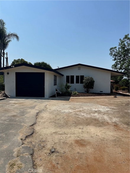 1624 York Dr, Vista, CA 92084