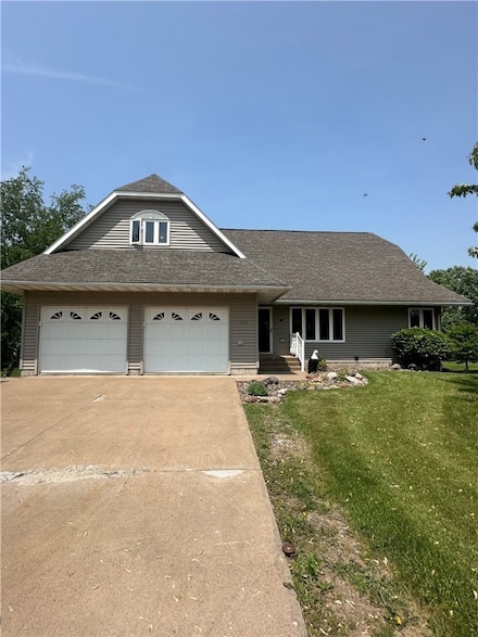 302 W Elm St, Thorp, WI 54771