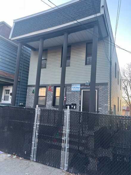 306 Morningstar Rd, Staten Island, NY 10303