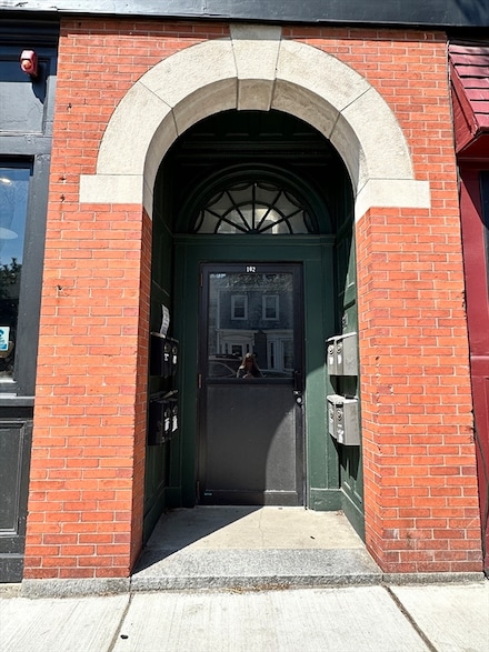 100 Cabot St Unit 8, Beverly, MA 01915