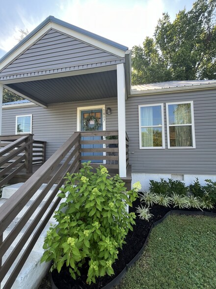 1807 Scribner Ave, Columbia, TN 38401