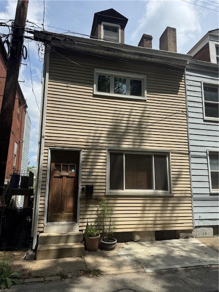 1725 Edwards Way, Pittsburgh, PA 15203